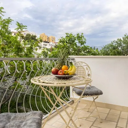 Luxury Lionessa Split